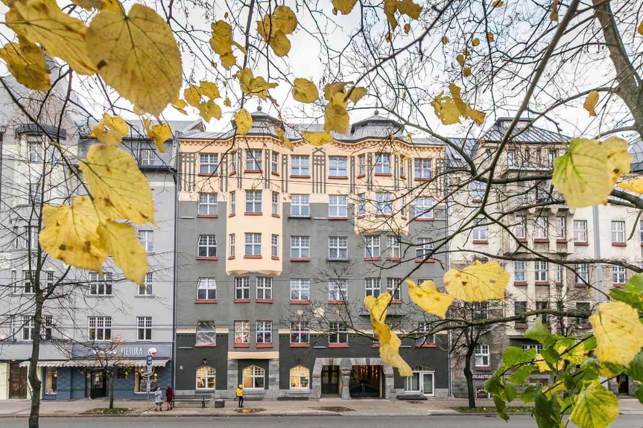 Cozy Flat. Art Nouveau Building, Near The City Center Riga Buitenkant foto